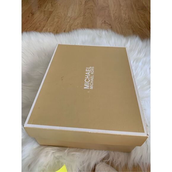 Michael Kors Claire Pumps gold Metallic Leather (Size 7.5 M / used) - Picture 6 of 10